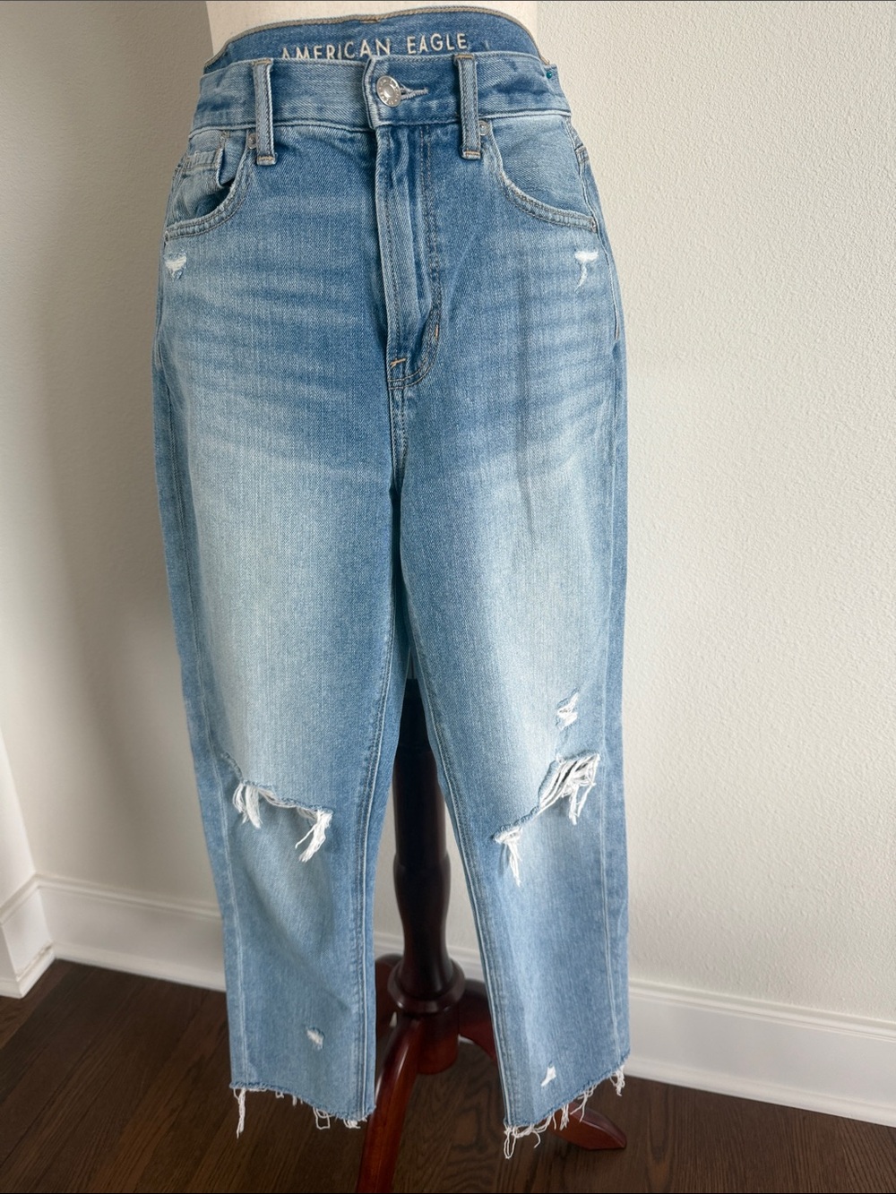 American Eagle Outfitters Light Blue High-Rise Cropped Distressed Jeans